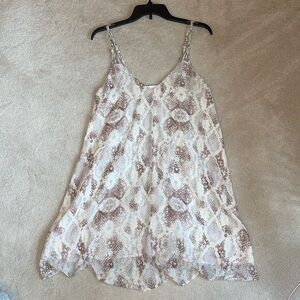 Altar’d State medium burgundy and white short dress